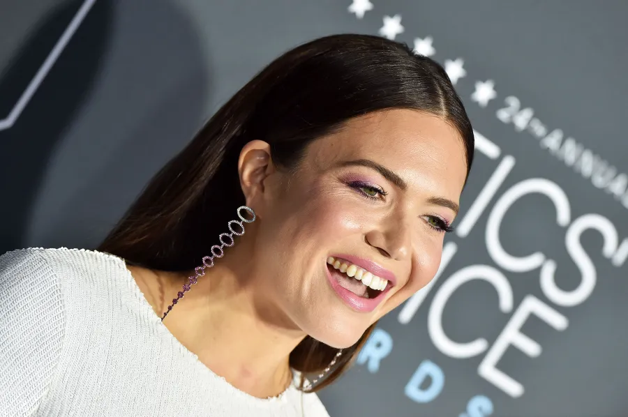 Mandy Moore Critics' Choice Awards 2019