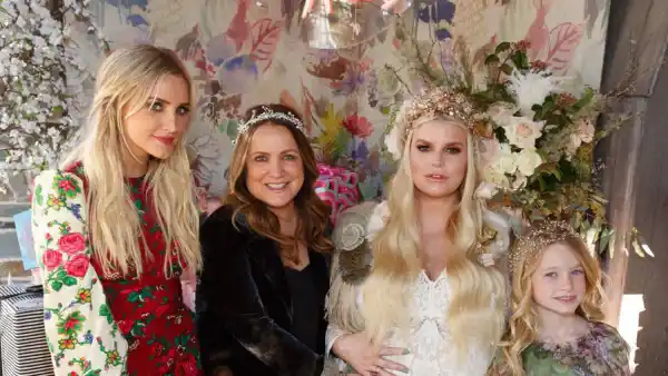 Jessica-Simpson-baby-shower