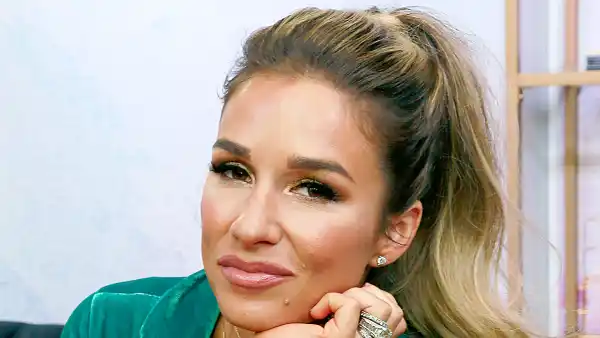 Jessie-James-Decker-Surpassed-Her-Goal-Weight