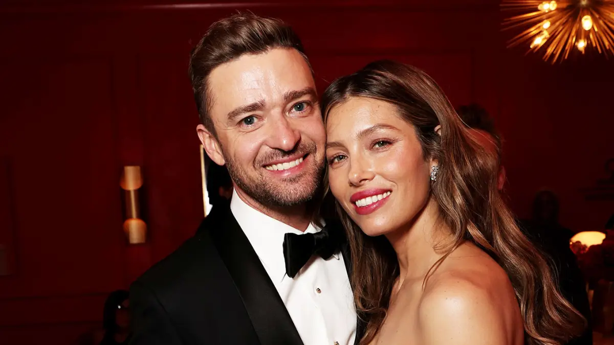 Justin Timberlake Leaves Flirty Comment on Wife Jessica Biel’s Instagram
