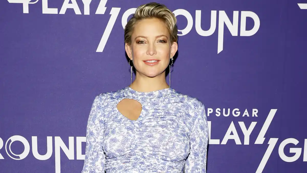 Kate Hudson Breastfeeds Mid Workout