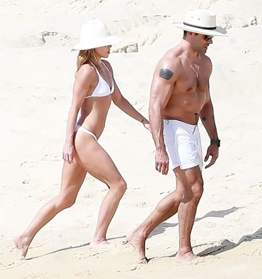 Kelly Ripa Mark Consuelos Cabo San Lucas Mexico Beach Bikini