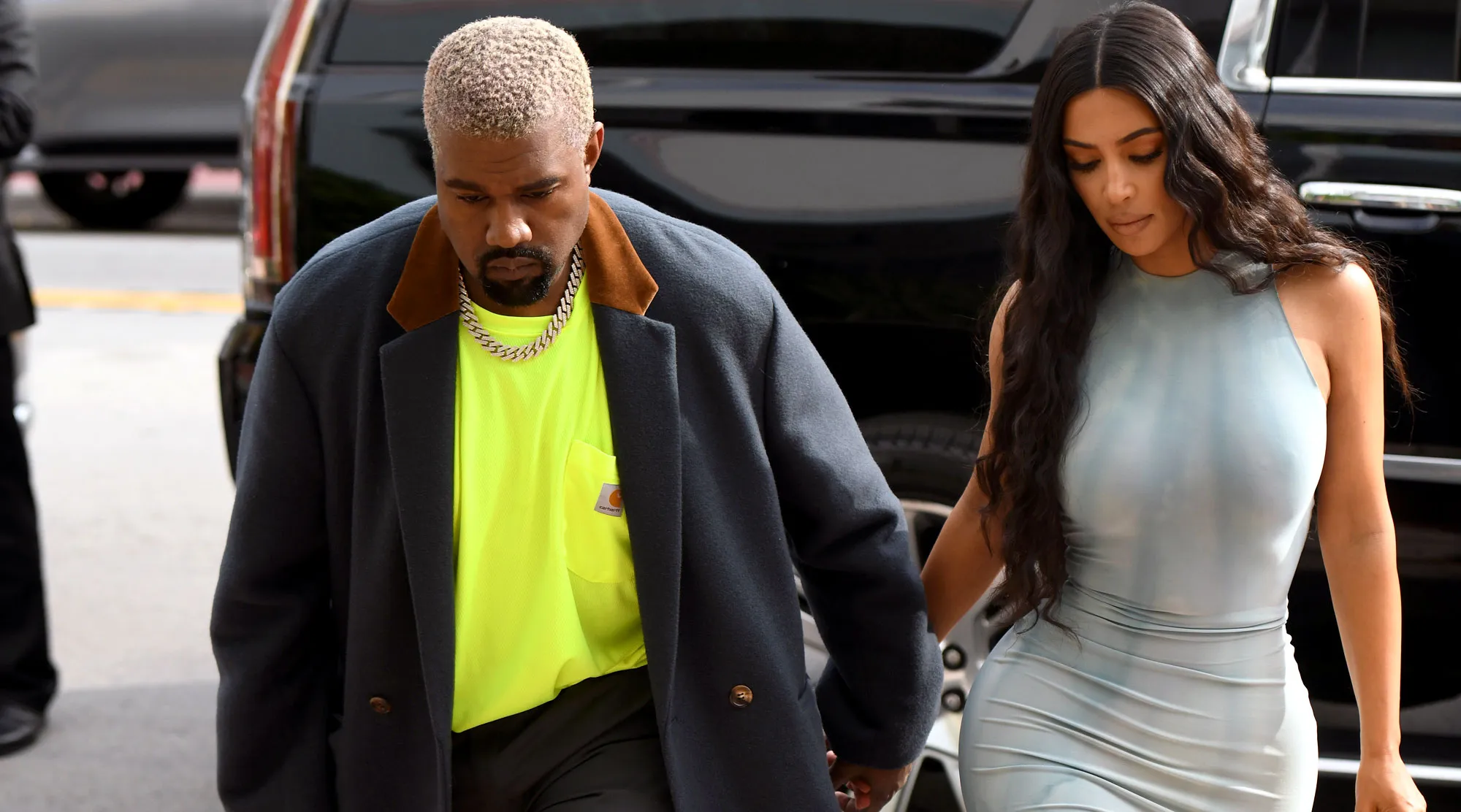 Kim-Kardashian-Kanye-West-Hold Hands-Afte- Baby No-4