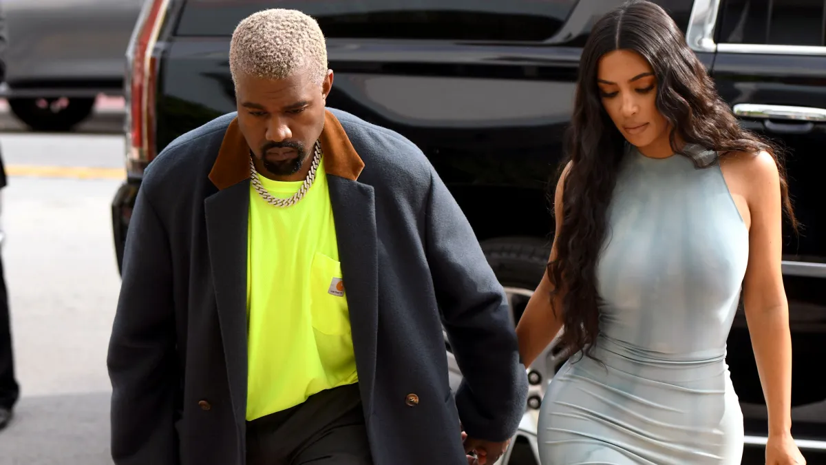 Kim-Kardashian-Kanye-West-Hold Hands-Afte- Baby No-4