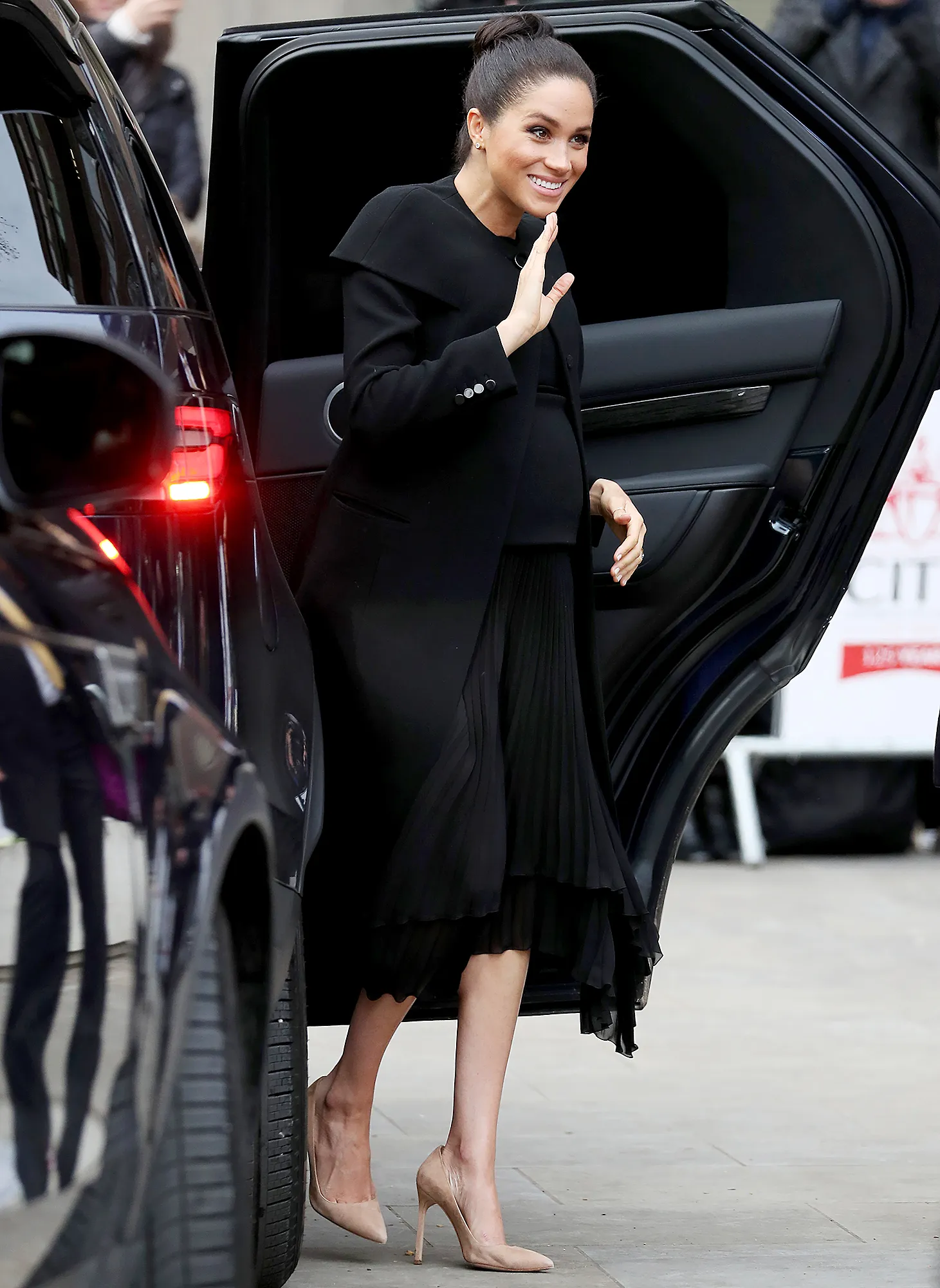 Meghan,-Duchess-of-Sussex-visits-the-Association-of-Commonwealth-Universities-5