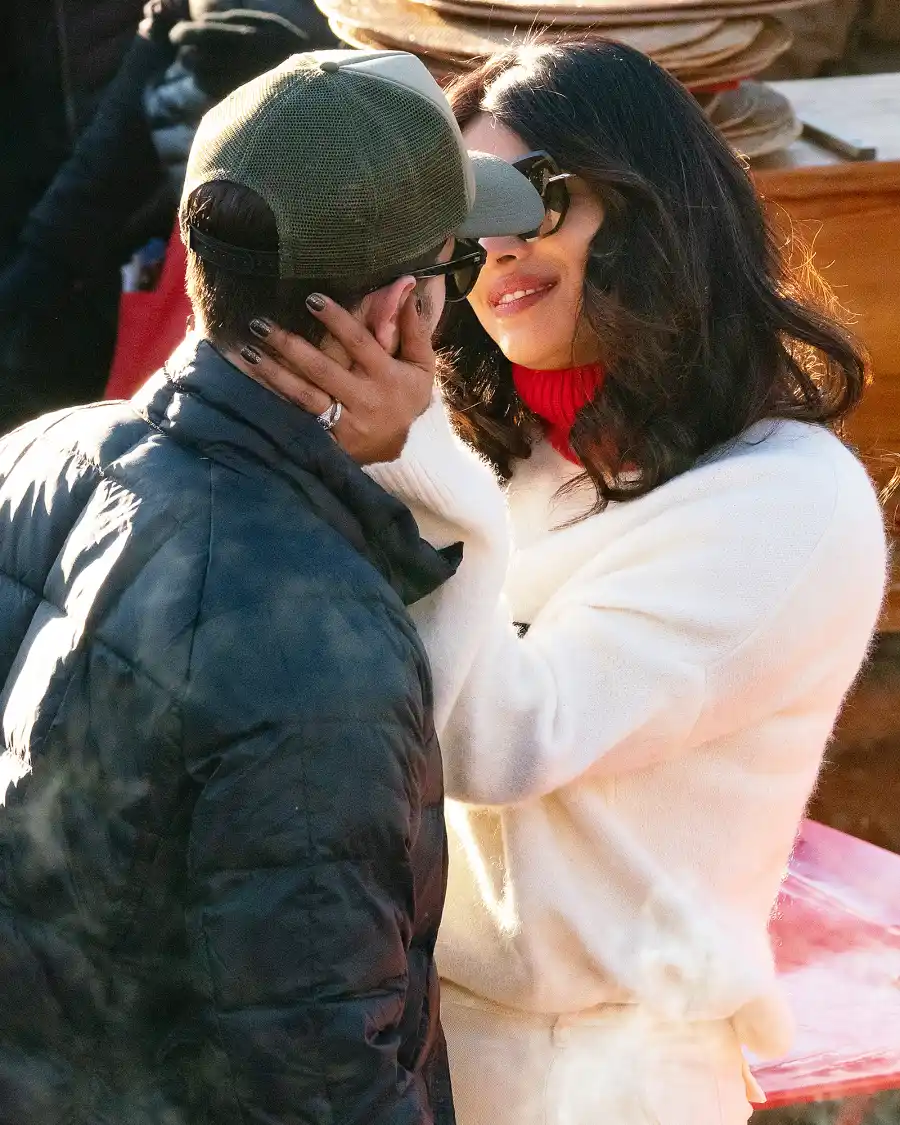 Nick Jonas Priyanka Chopra Sophie Turner Jonas Snowy Vacation