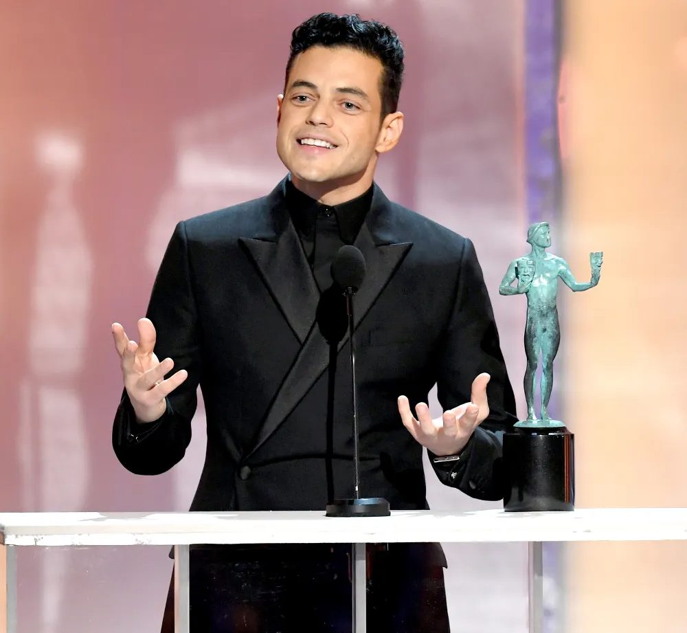 Rami-Malek-Kisses-Girlfriend-Lucy-Boynton-After-SAG-Awards-2019-win