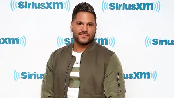 Ronnie Ortiz-Magro Shows Abs So Cut