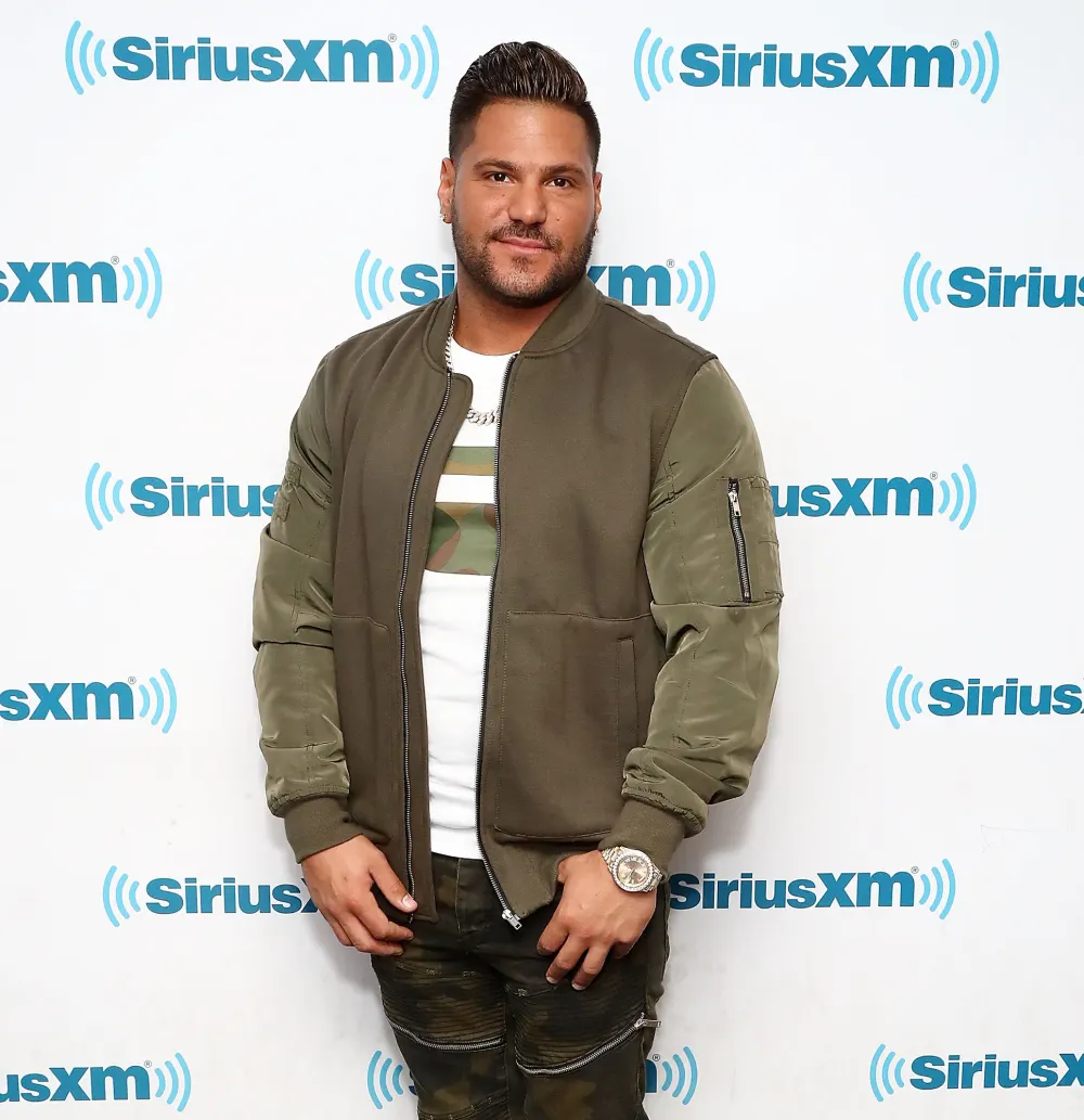 Ronnie Ortiz-Magro Shows Abs So Cut