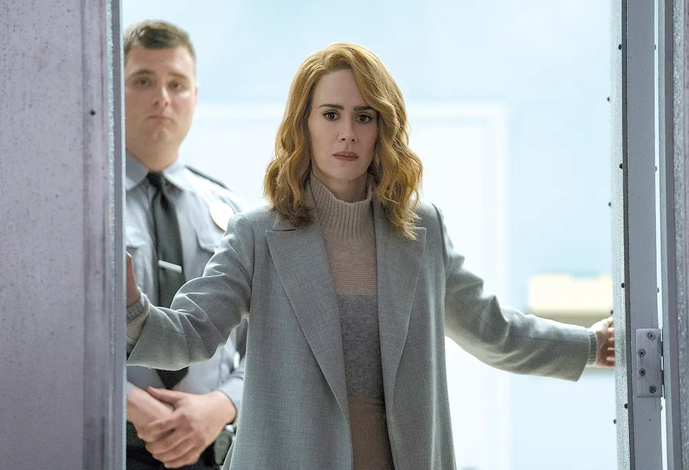 Sarah-Paulson-Glass