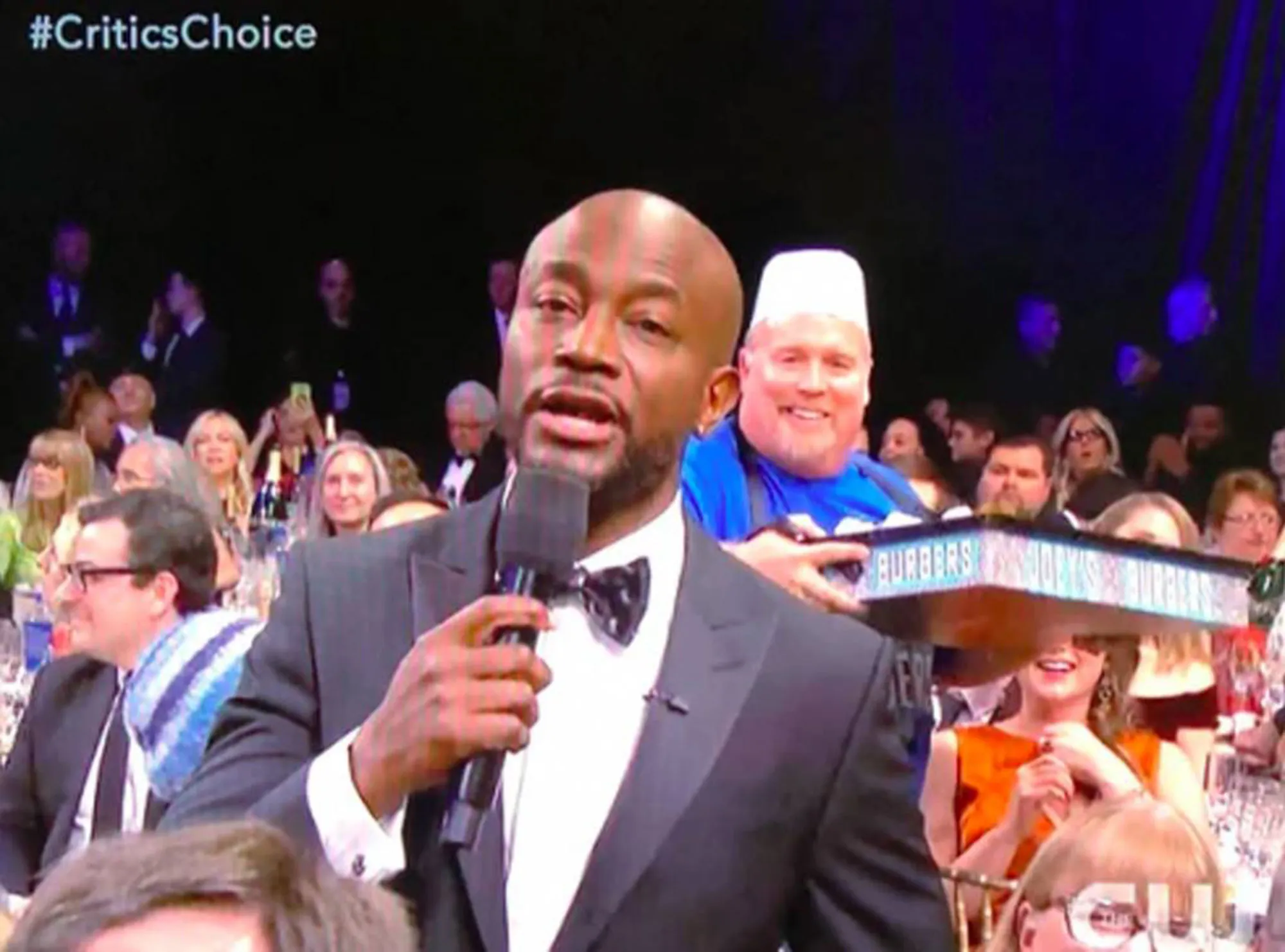 Taye Diggs Joey's Burgers Guy photobombing Critics' Choice Awards 2019