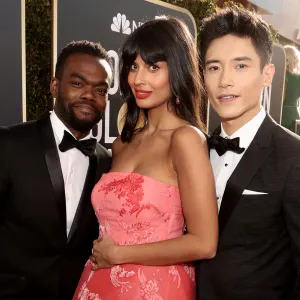 ‘The Good Place’ Stars Rave About Ted Danson and ‘Supermom’ Kristen Bell