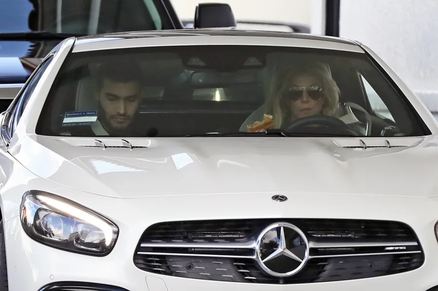 Britney Spears BF Sam Asghari Burgers After She Cancels Shows