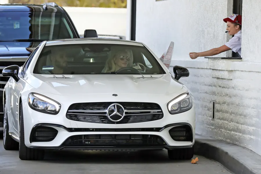 Britney Spears BF Sam Asghari Burgers After She Cancels Shows