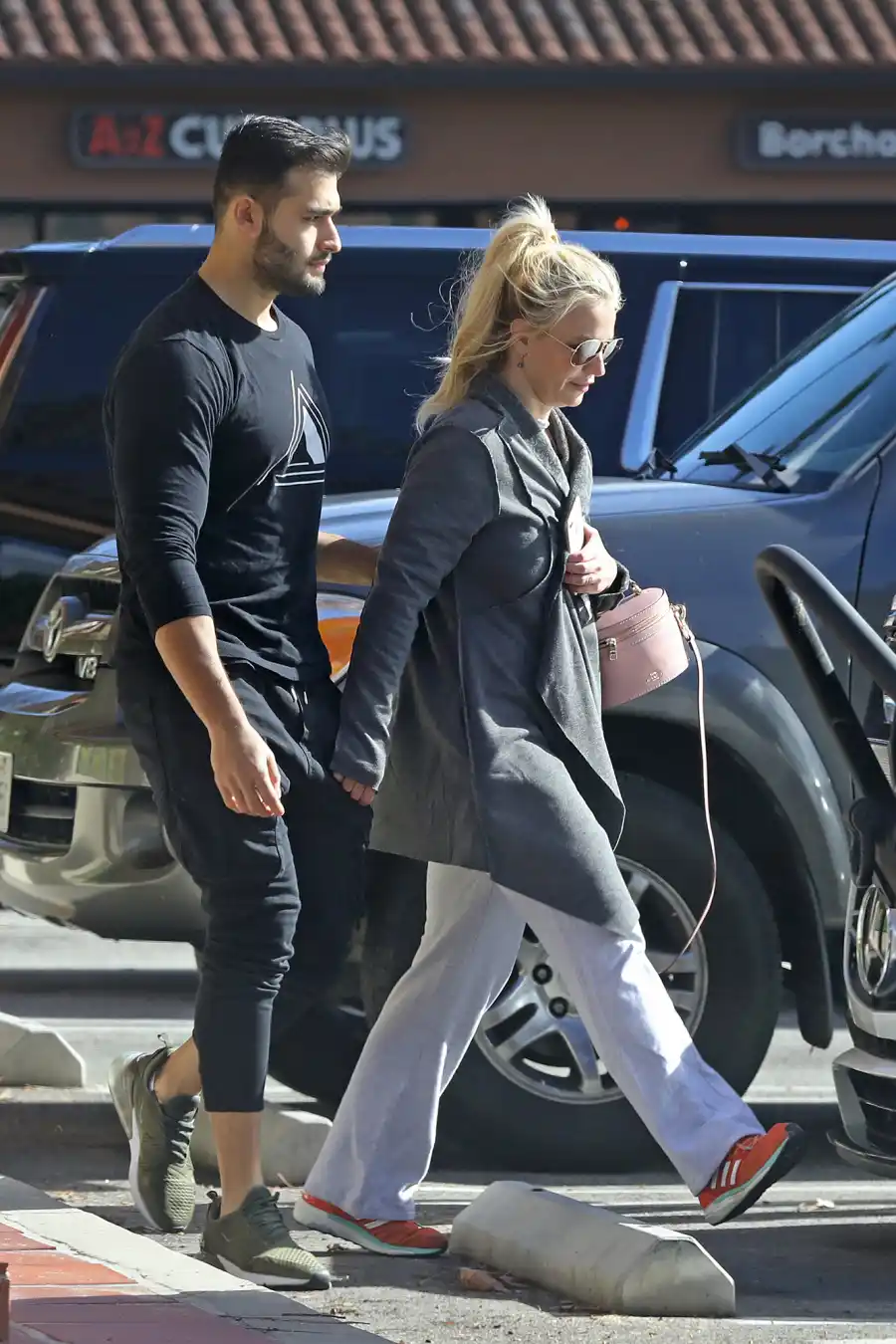 Britney Spears BF Sam Asghari Burgers After She Cancels Shows