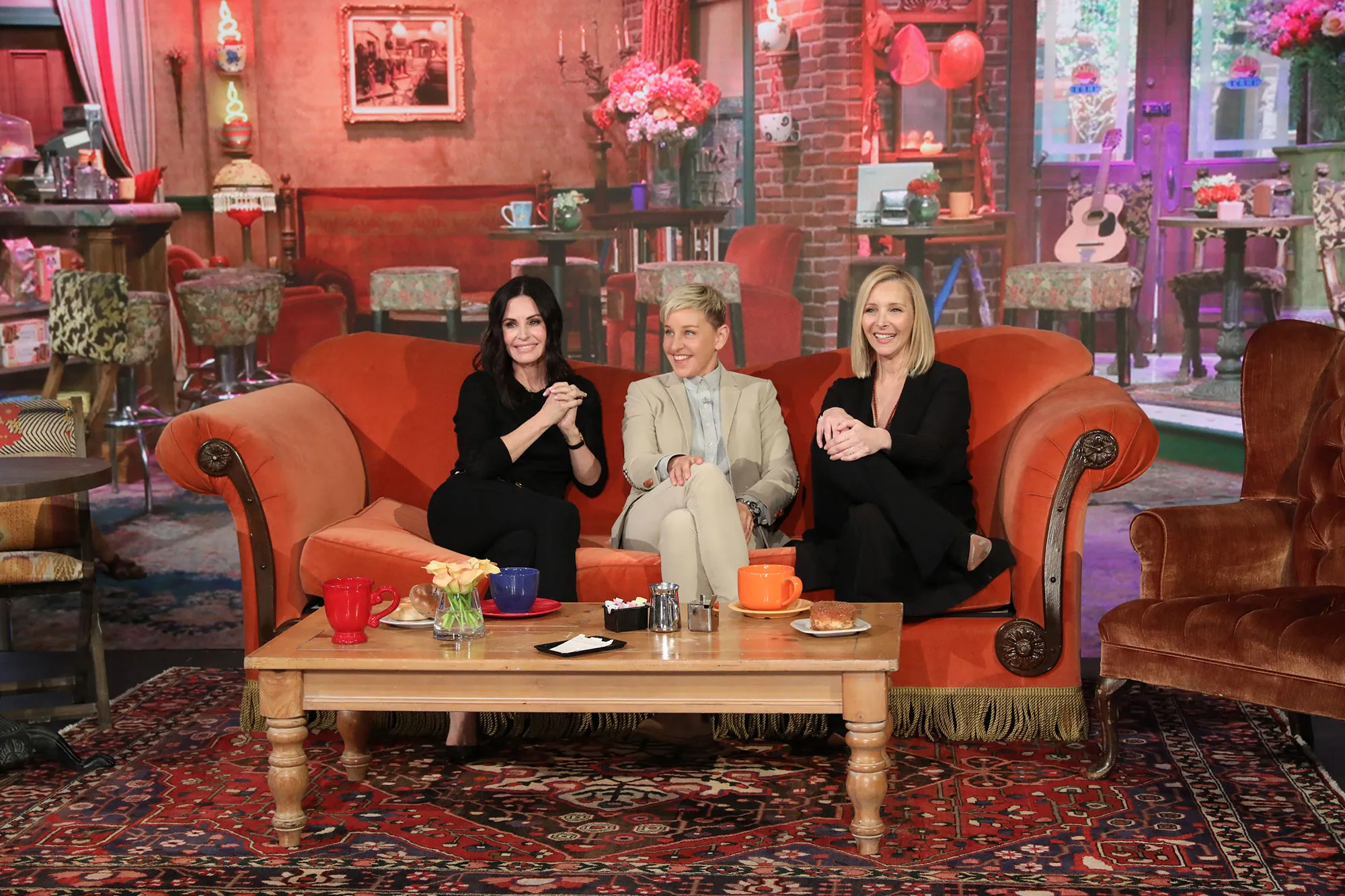 Ellen Recreates Central Perk With Courteney Cox - and 'Friends' Costar Lisa Kudrow Drops by