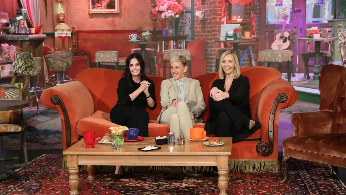 Ellen Recreates Central Perk With Courteney Cox - and 'Friends' Costar Lisa Kudrow Drops by