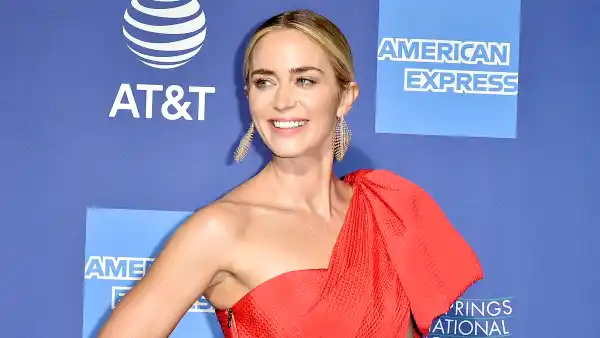 emily-blunt-mary-poppins-2