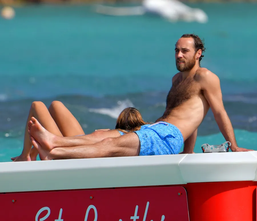 hot celebrity abs 2019