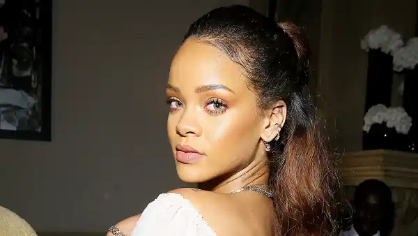 Rihanna¹s Everyday Makeup Tutorial Is Full of Secrets