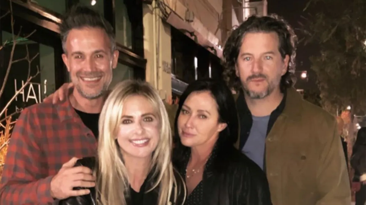 Freddie Prinze Jr., Sarah Michelle Gellar, Shannen Doherty, and Kurt Iswarienko