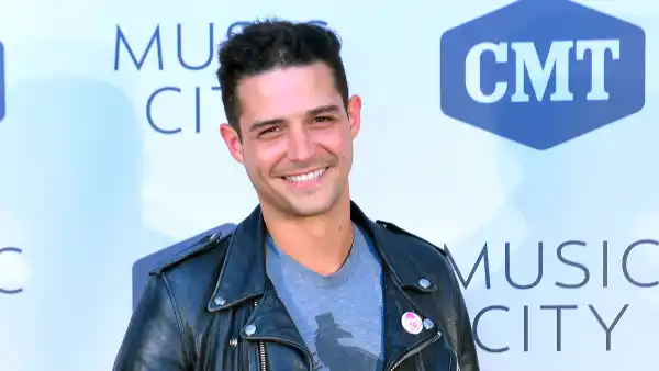 Wells Adams should have invited miley cyrus wedding