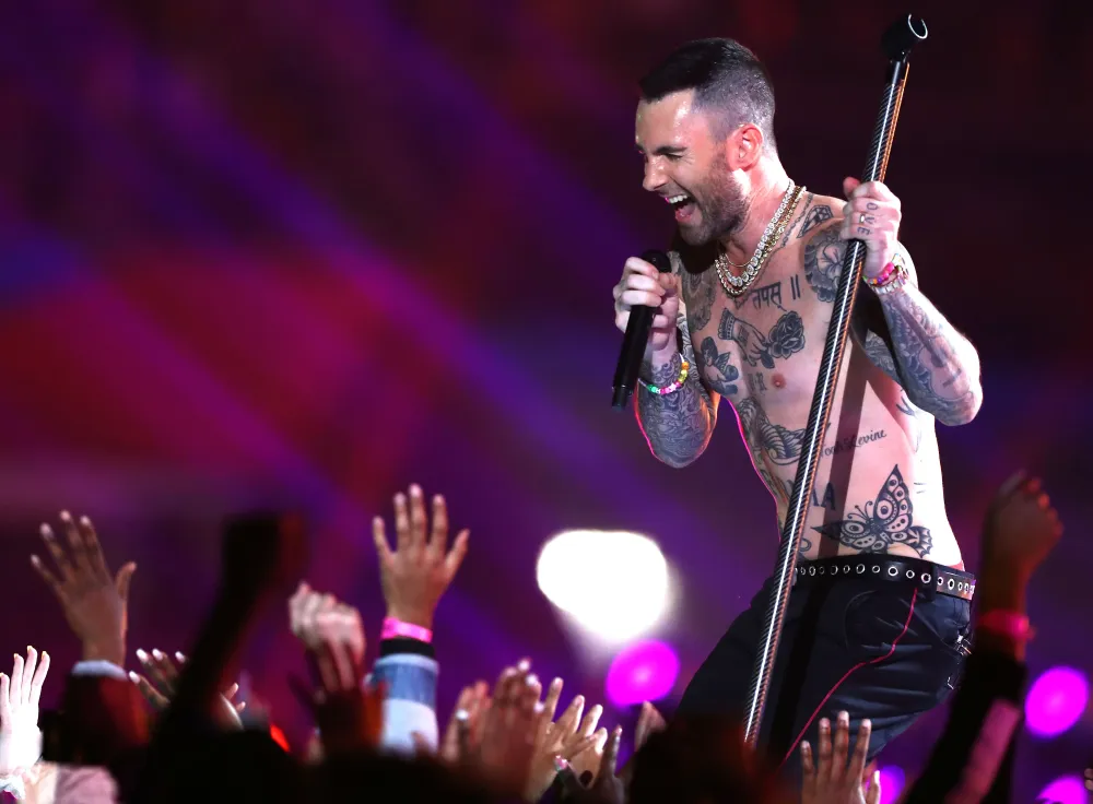 Super Bowl Fans Question Why Adam Levine Can Show His Nipples and Janet Jackson Can&rsquo;t
