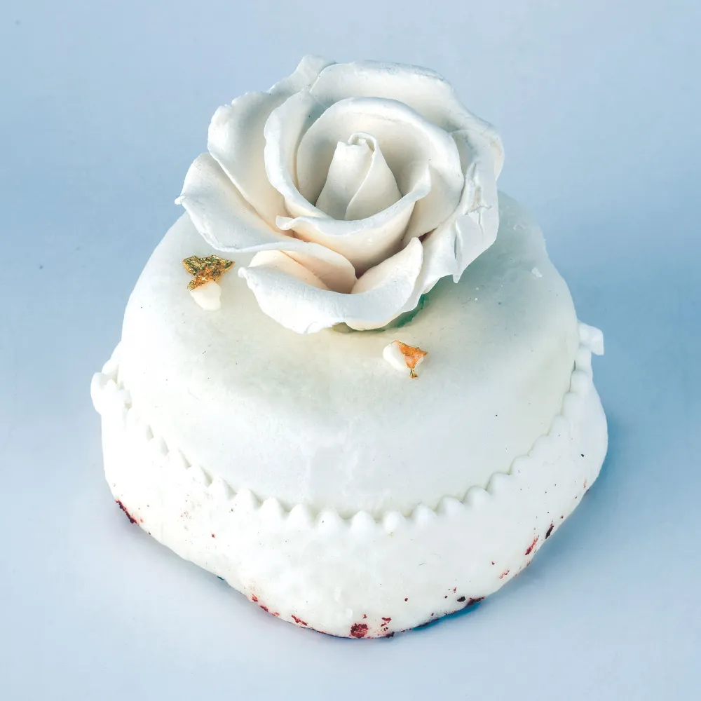 Cake From Donald and Melania Trump&rsquo;s 2005 Wedding Hits Auction Block