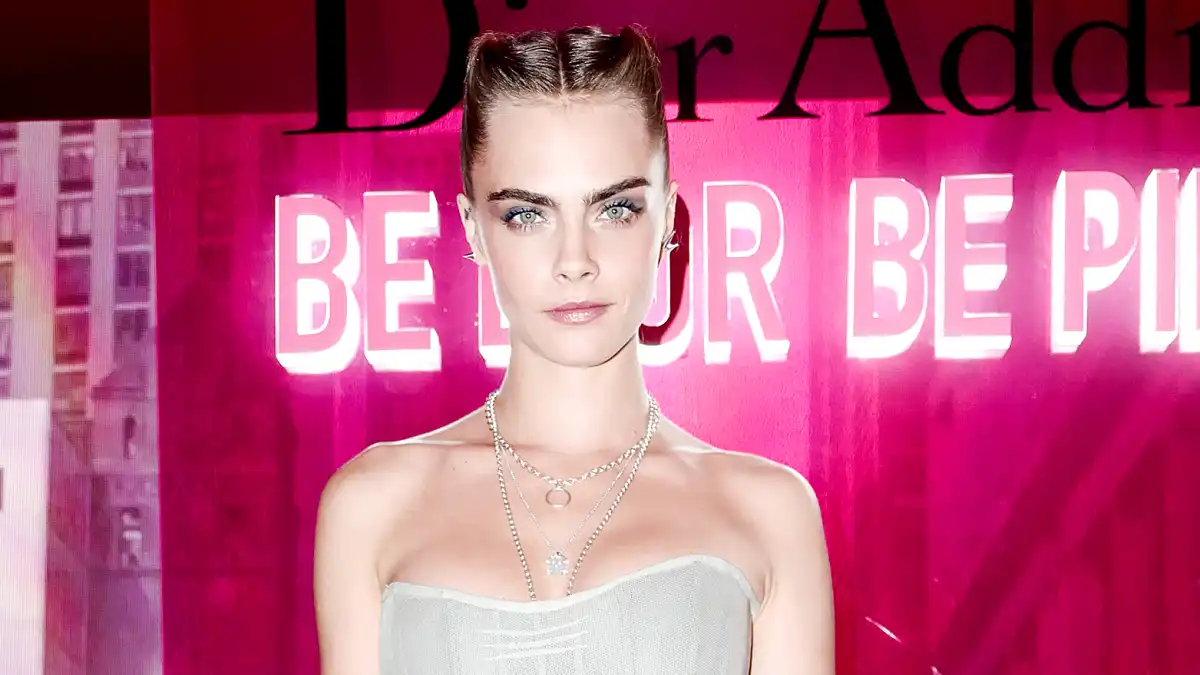 Cara-Delevingne-Is-the-Face-of-the-New-Dior-Addict-Stellar-Shine-Lipstick-Campaign