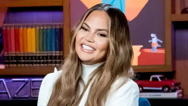 Chrissy-Teigen-twitter-cake