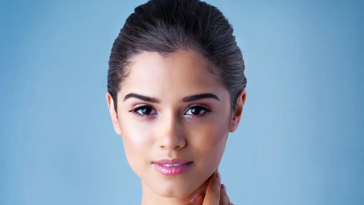 woman-facial-steamer