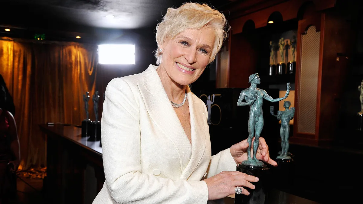 Glenn Close Oscars Rituals Grandmothers Ring