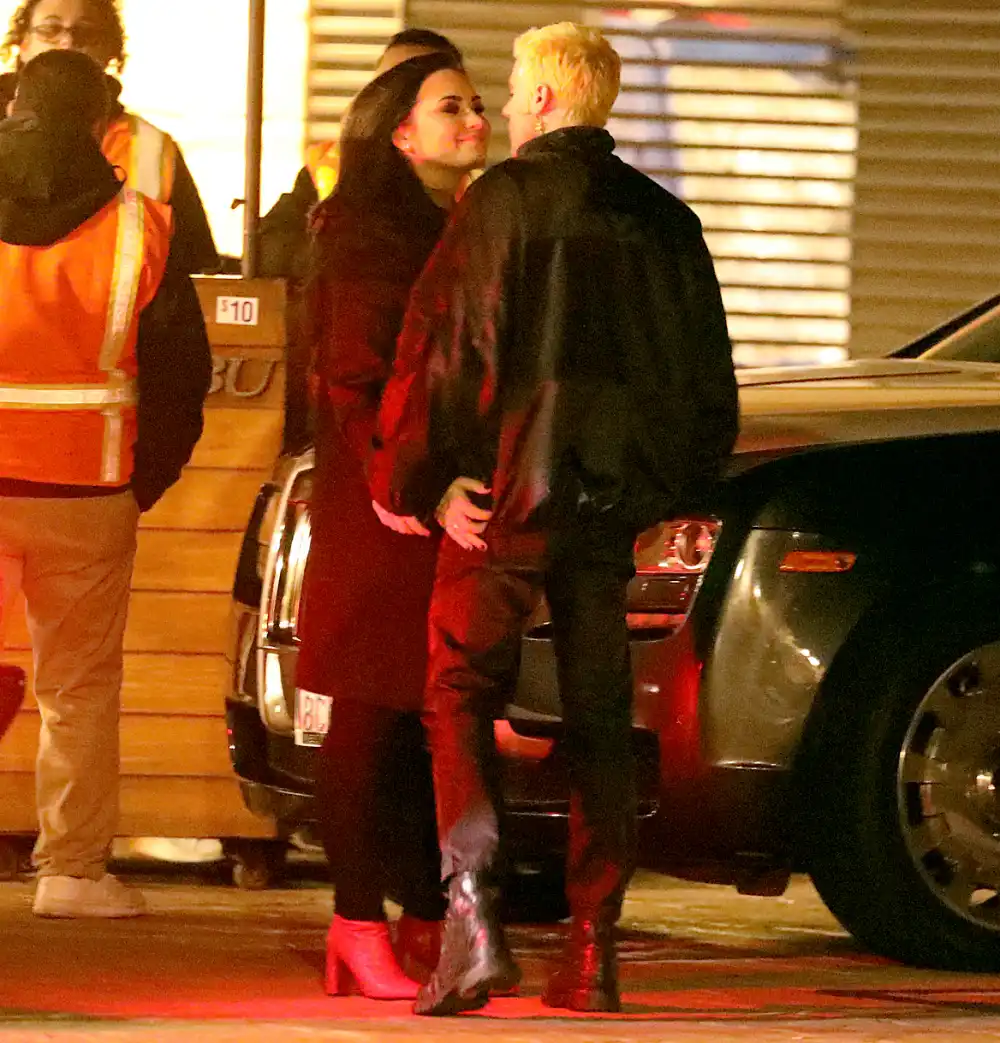 Henry Levy Demi Lovato valentines day puppy