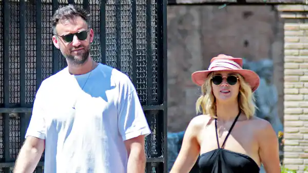 Jennifer Lawrence Engagement Rumors Cooke Maroney Diamond Ring