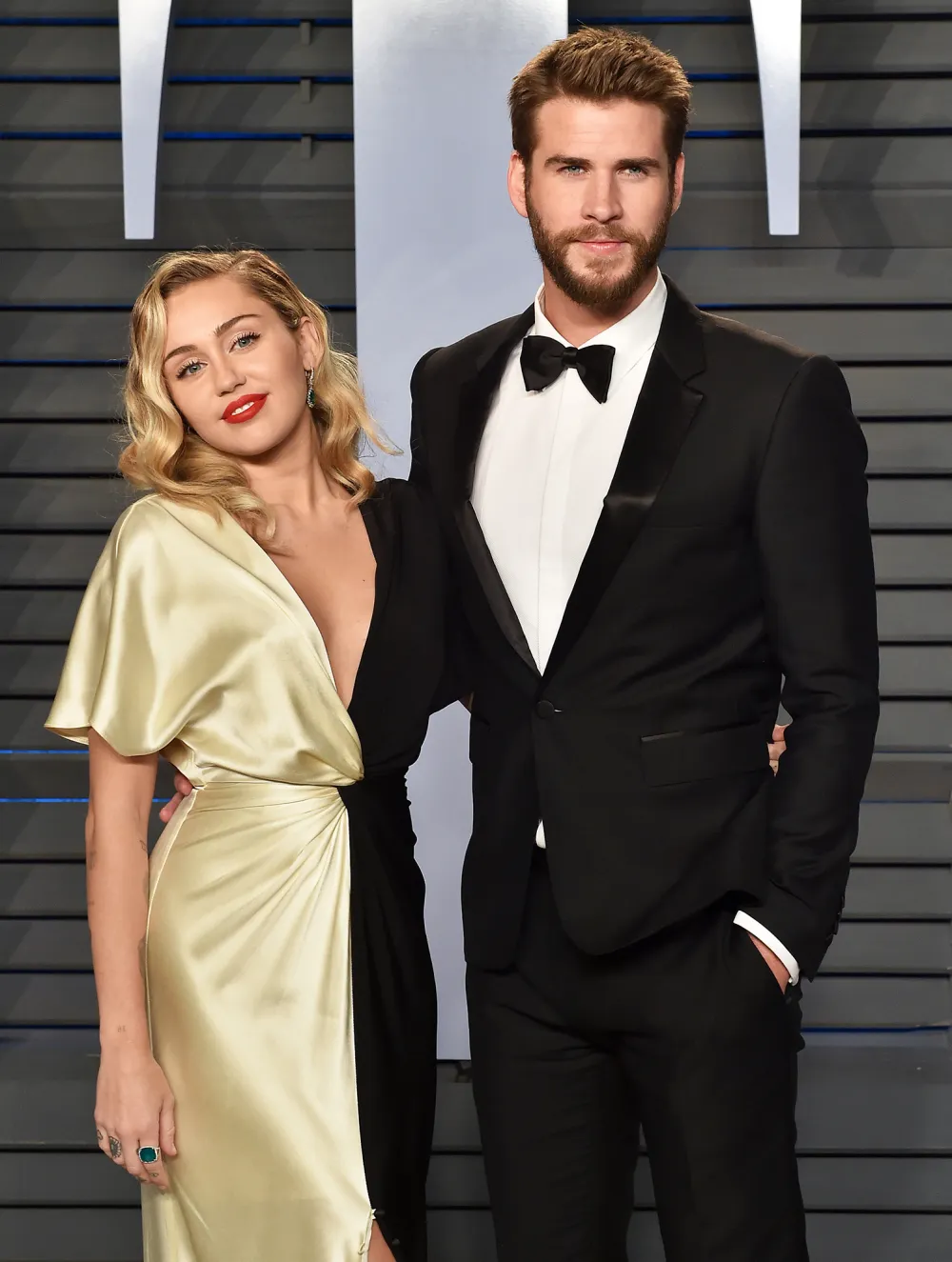 Miley Cyrus Liam Hemsworth Not Well Kidney Stones
