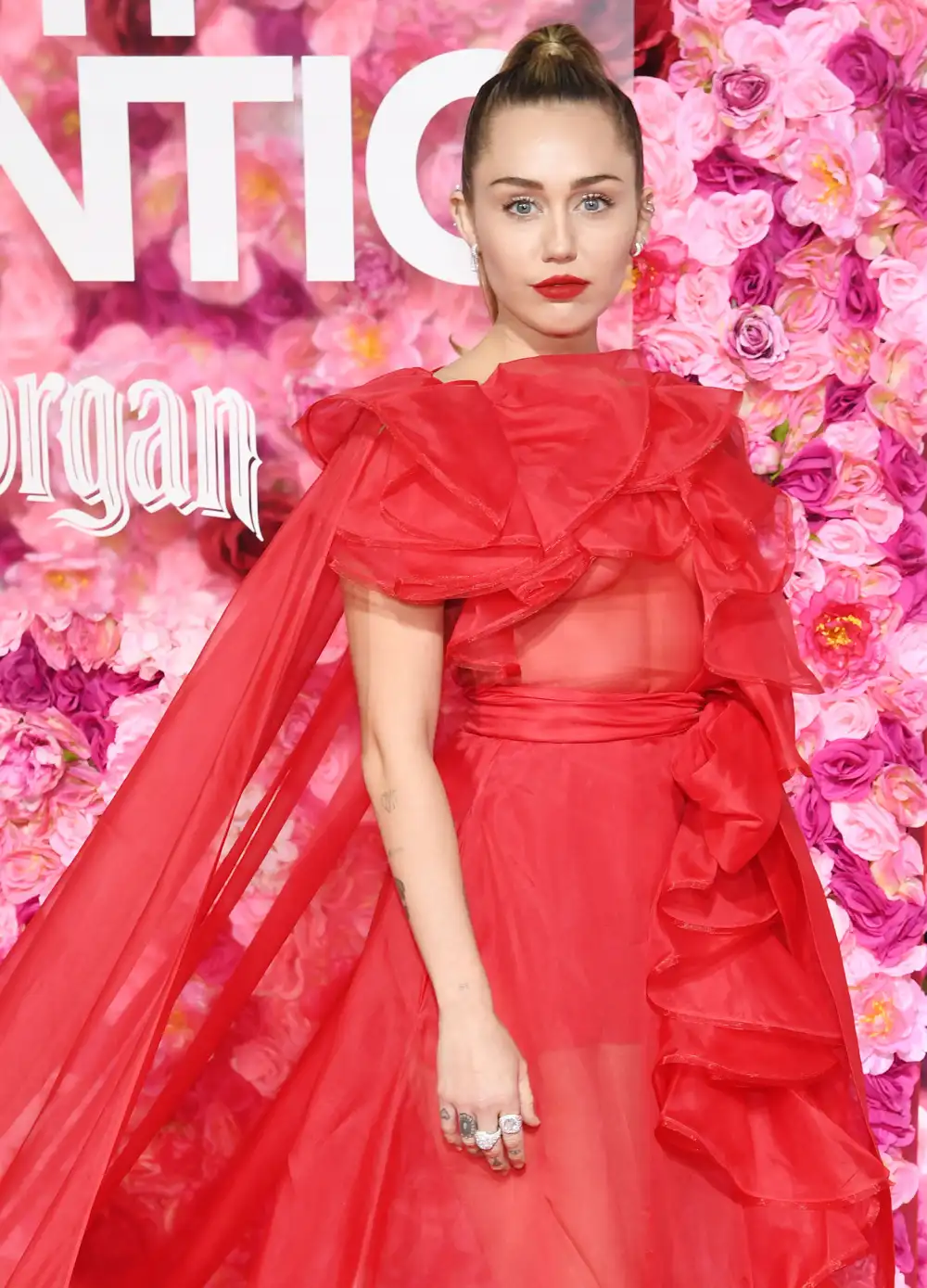 Miley Cyrus Liam Hemsworth Not Well Kidney Stones