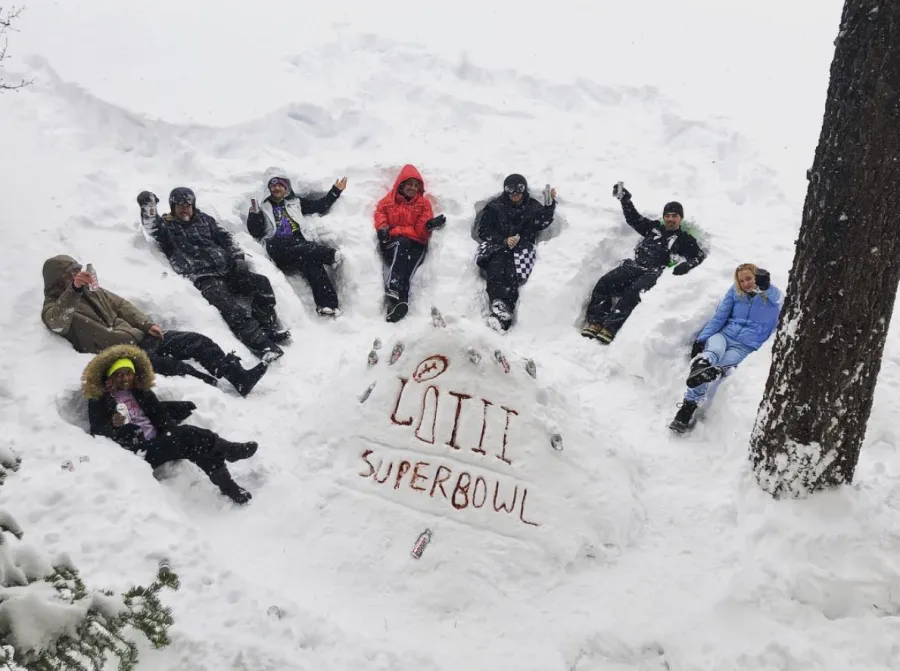 Nick-Jonas-and-Priyanka-Chopra-Super-Bowl-Weekend