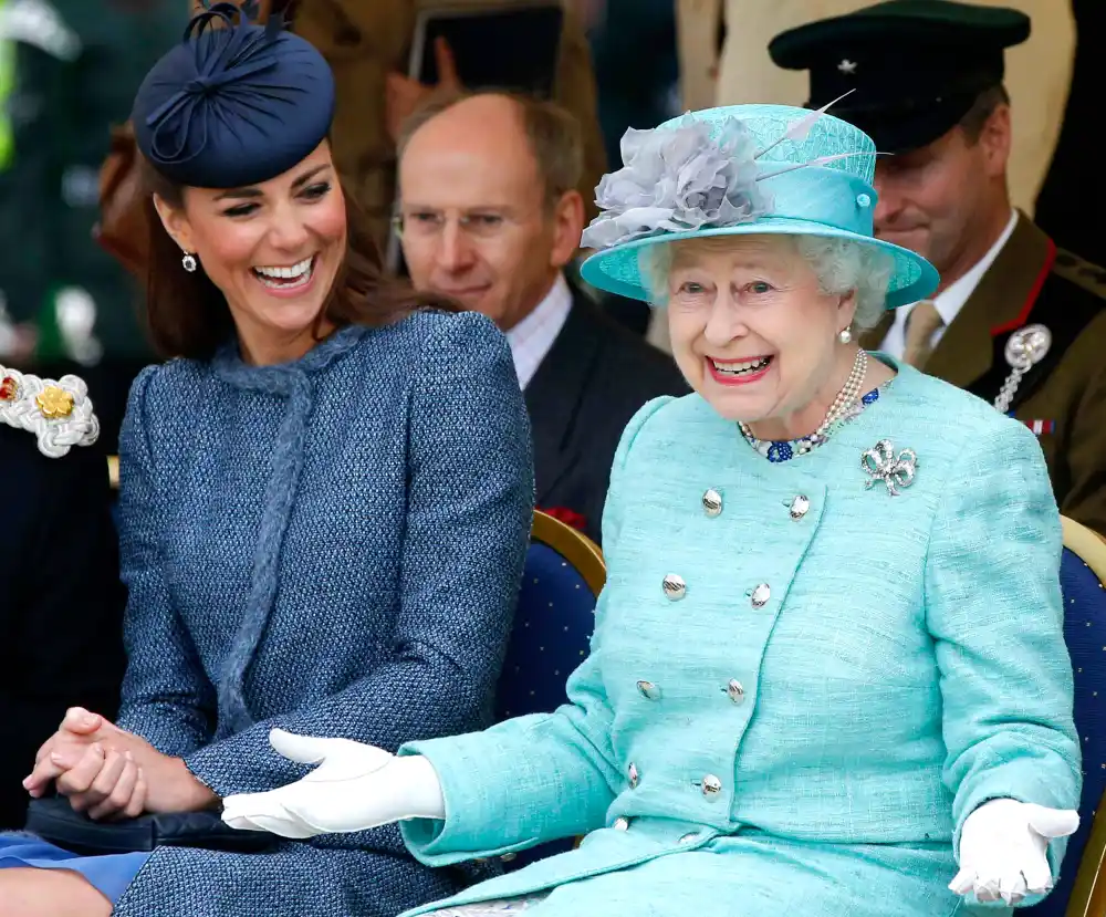 LOL! Queen Elizabeth II&rsquo;s Funniest Moments: Watch