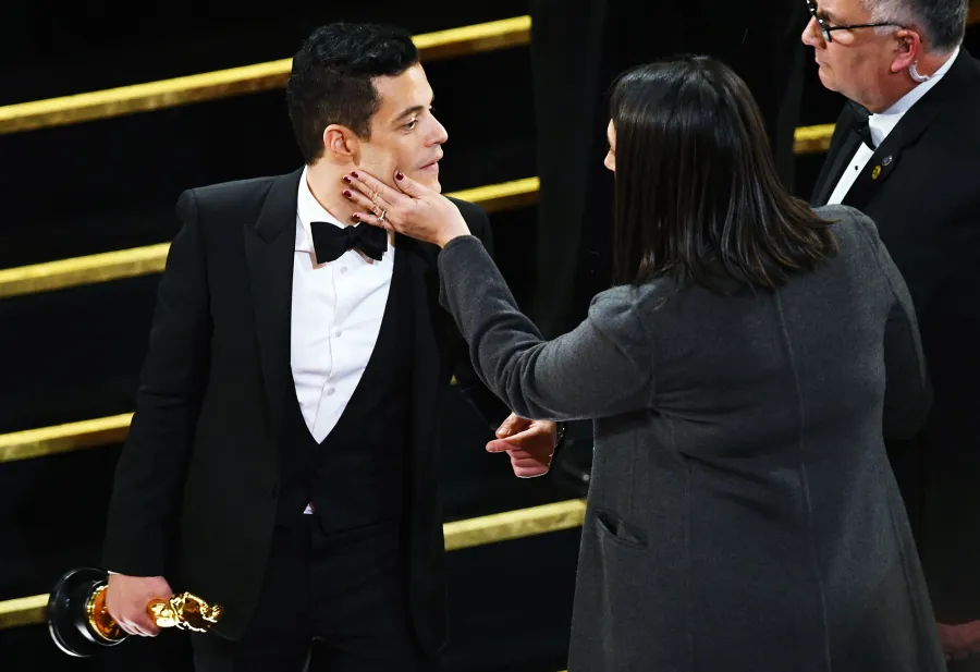 Rami Malek Tumbles Off Stage Best Actor Win Oscars 2019