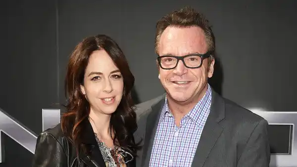 Tom Arnold Files Divorce Estranged Wife Ashley Groussman