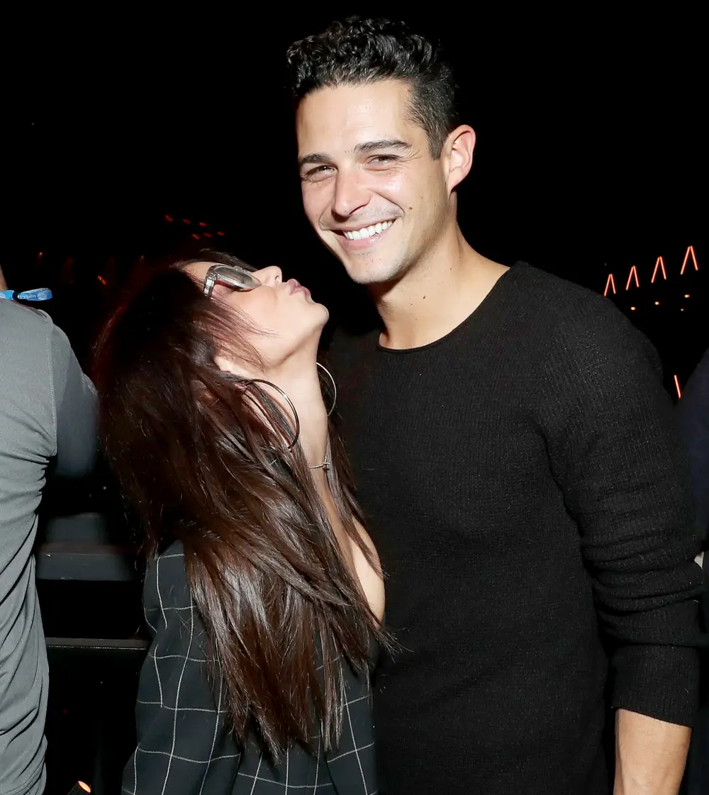 Wells-Adams-Sarah-Hyland