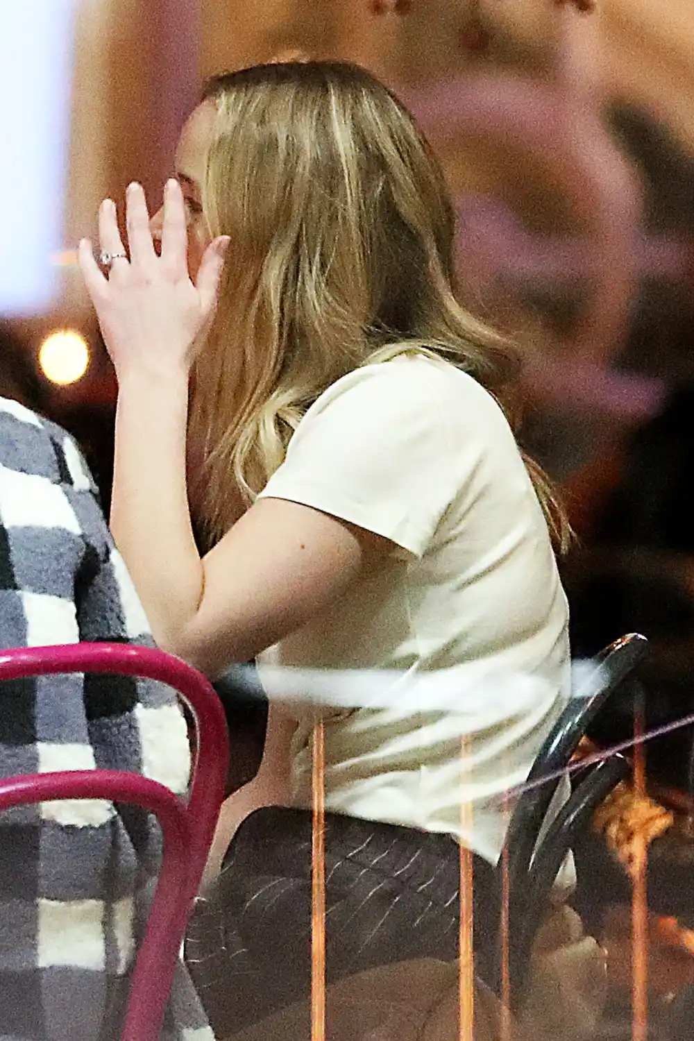 An Even Closer Look at Jennifer Lawrence's Giant Engagement Ring Reveals More Details