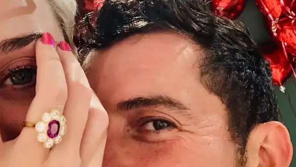 Katy Perry and Orlando Bloom Katy Perry¹s Dazzling Pink Engagement Ring: Everything We Know