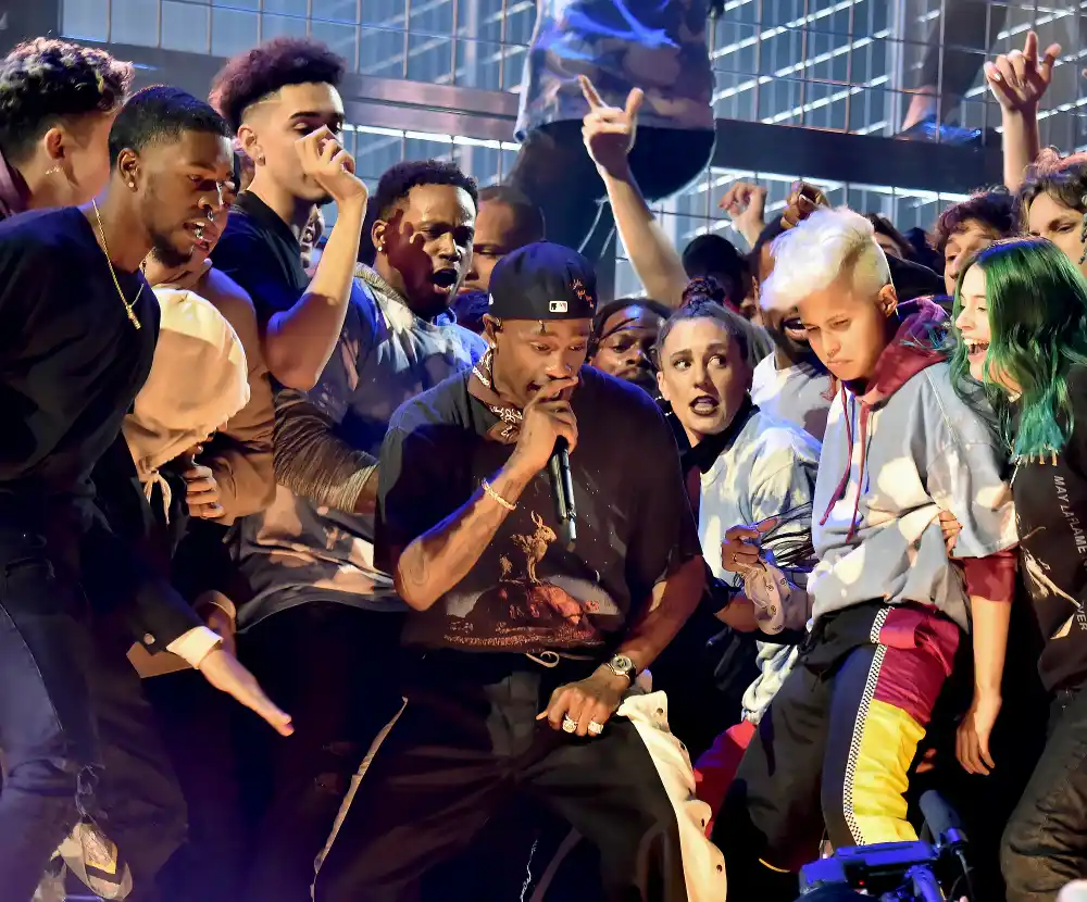travis-scott-grammys-performance-2019