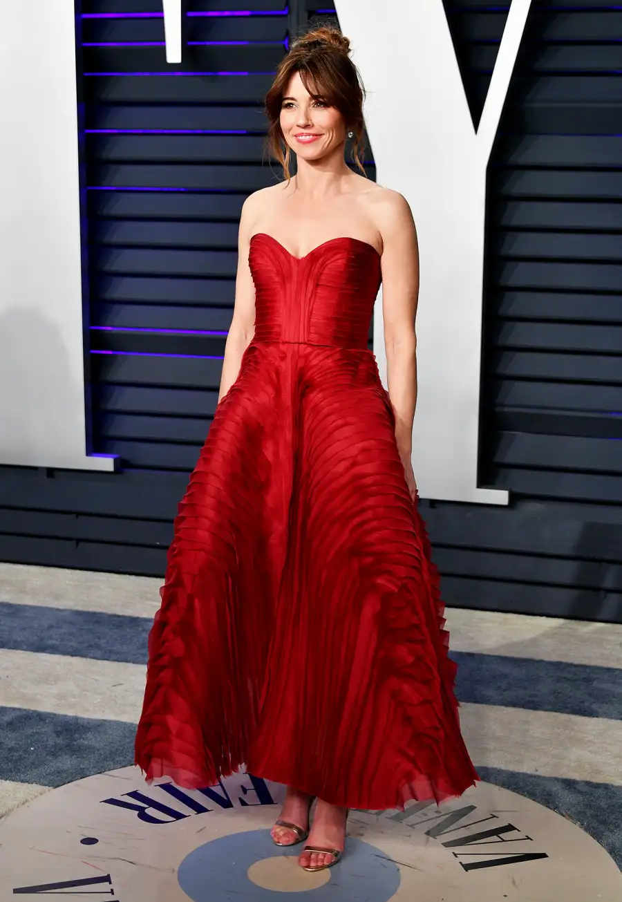 Linda Cardellini vanity fair oscars party 2019