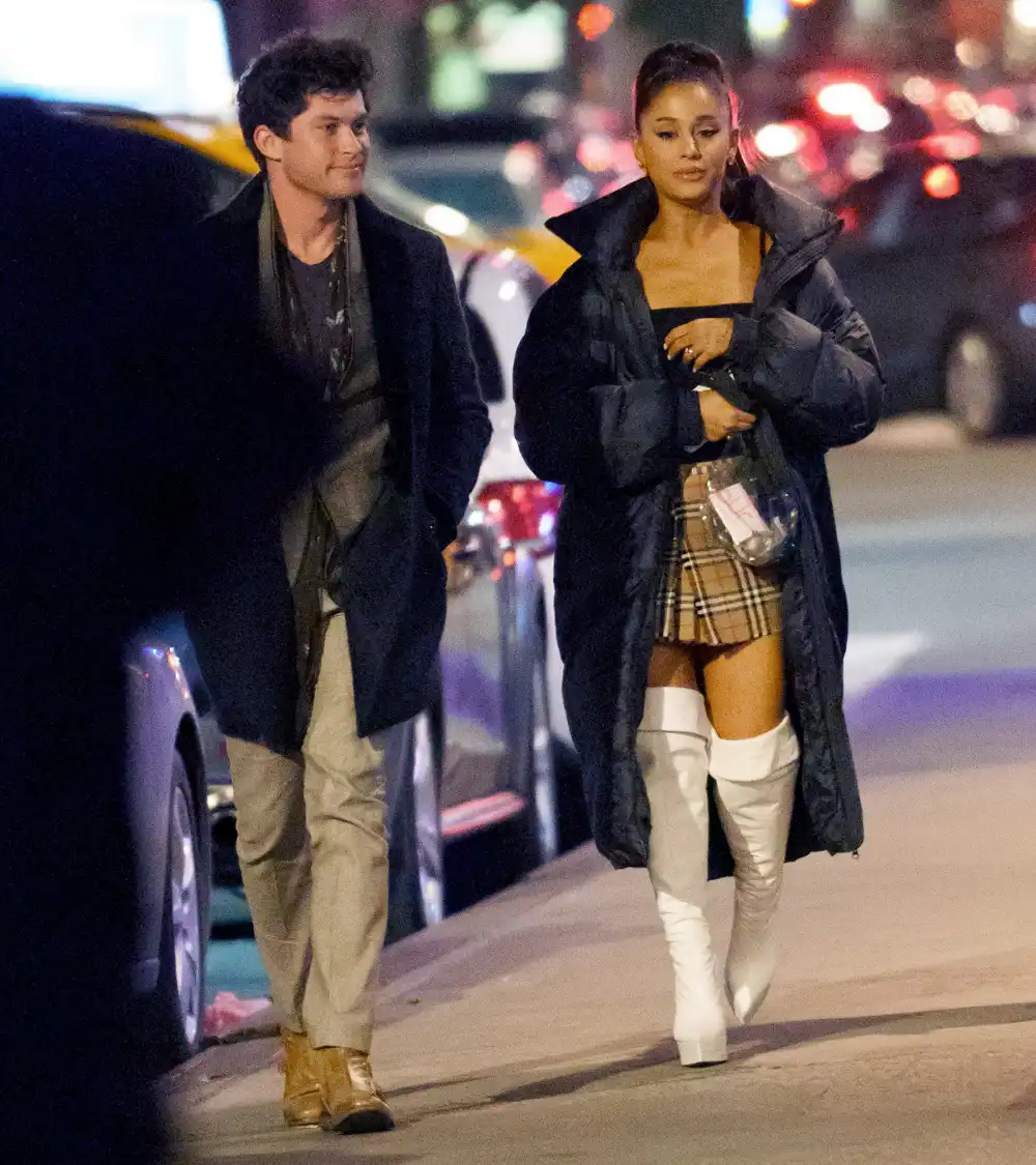 Ariana-Grande-and-former-boyfriend-Graham-Phillips-reuniting