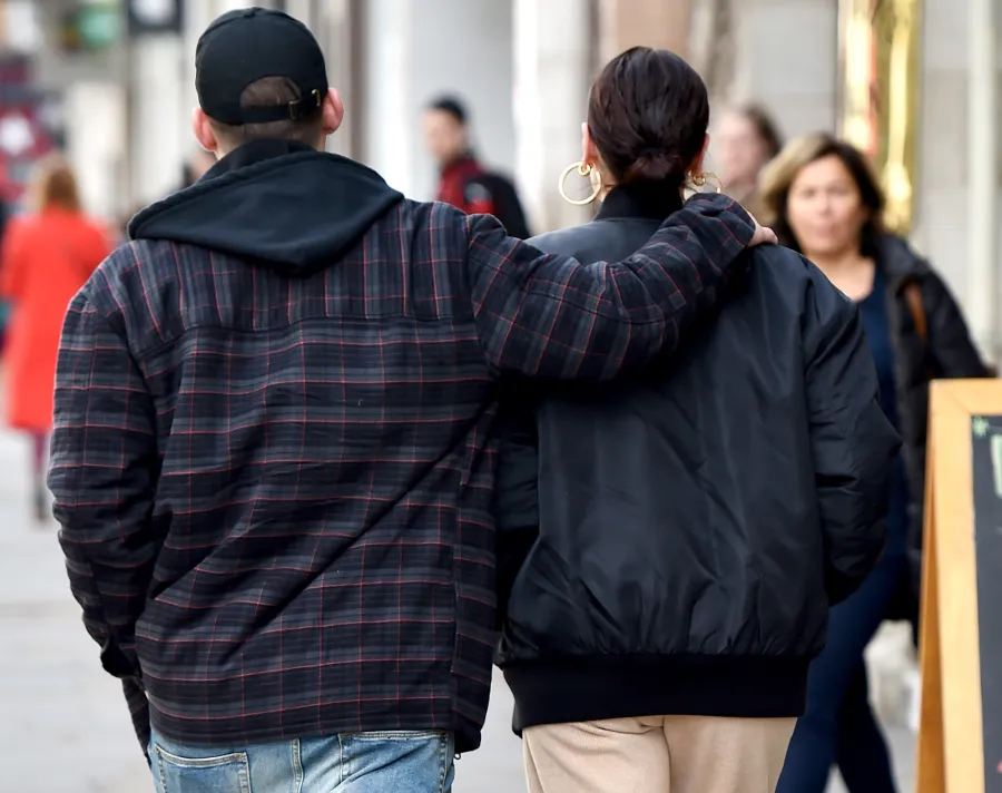 Channing-Tatum-and-Jessie-J-Hold-Hands,-Look-Smitten-in-London