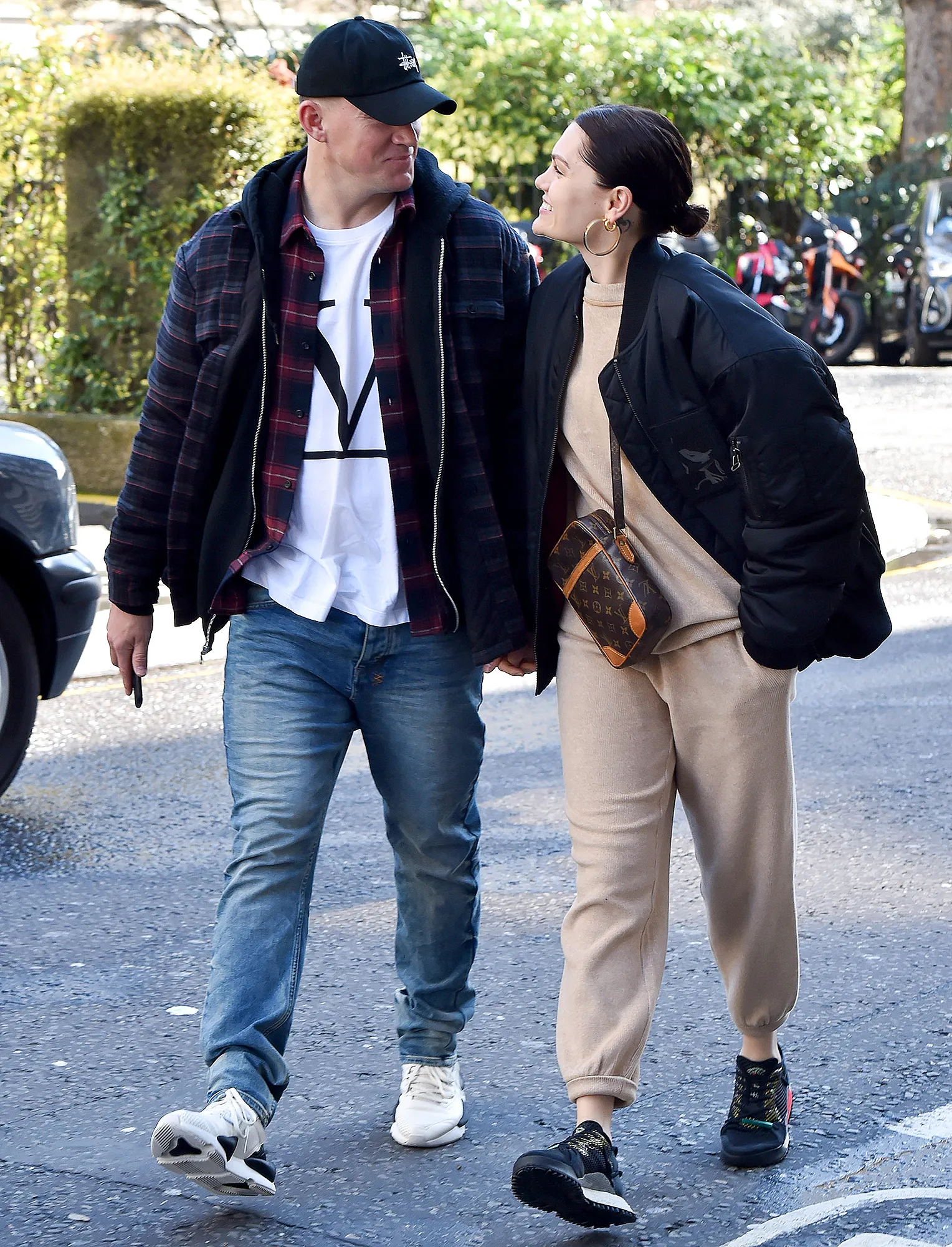 Channing-Tatum-and-Jessie-J-Hold-Hands,-Look-Smitten-in-London