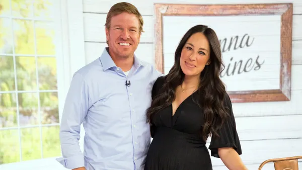Chip Joanna Gaines Donate Baby Crew Crib to Pregnant Fan