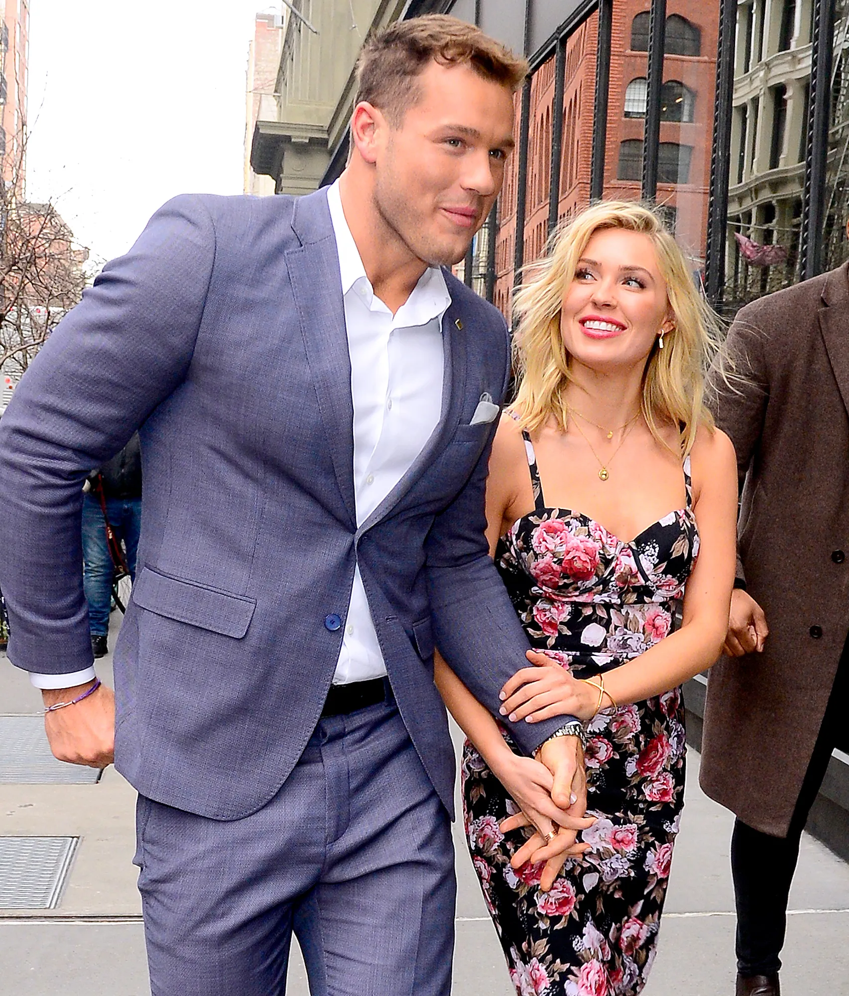 Colton-Underwood-and-Cassie-Randolph-moving